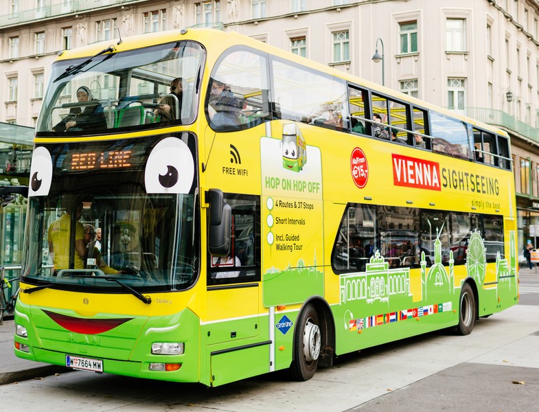 HOP ON HOP OFF autobuska tura za razgledanje grada